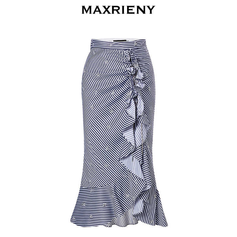 荷叶边装饰抽褶鱼尾裙,修饰身体线条