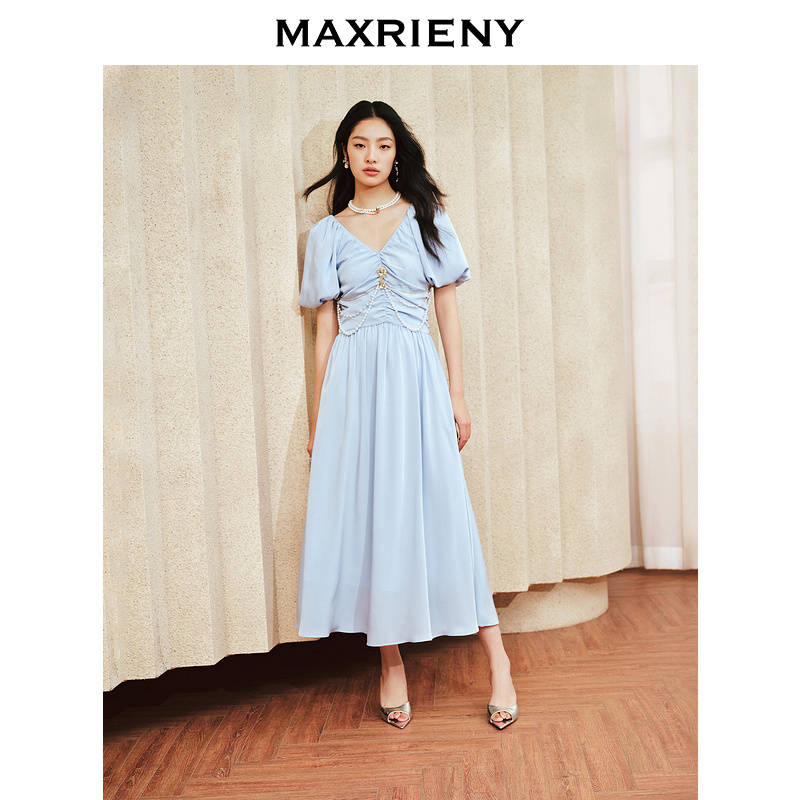 收腰大摆 上节褶皱设计 插肩灯笼袖