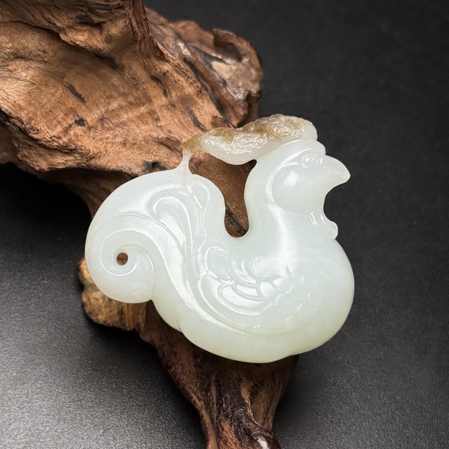 新疆和田白玉雄鸡圆雕把玩件