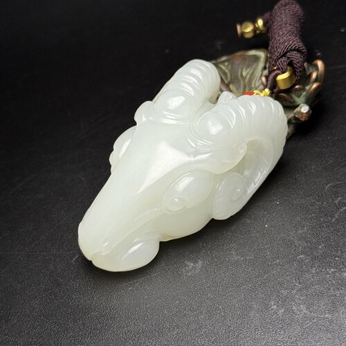 新疆和田玉羊羊如意挂坠苏工老料