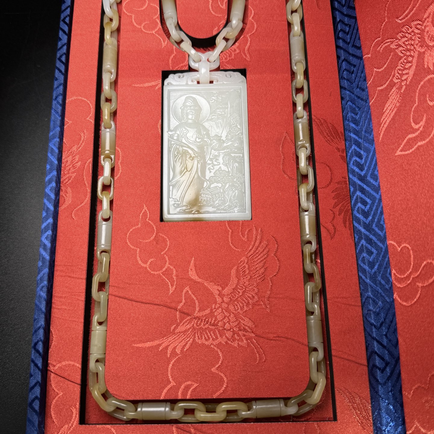 收藏级且末糖白料苏工观音玉牌