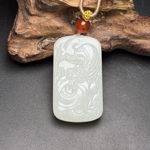天然和田白玉龙纹玉牌吊坠油润