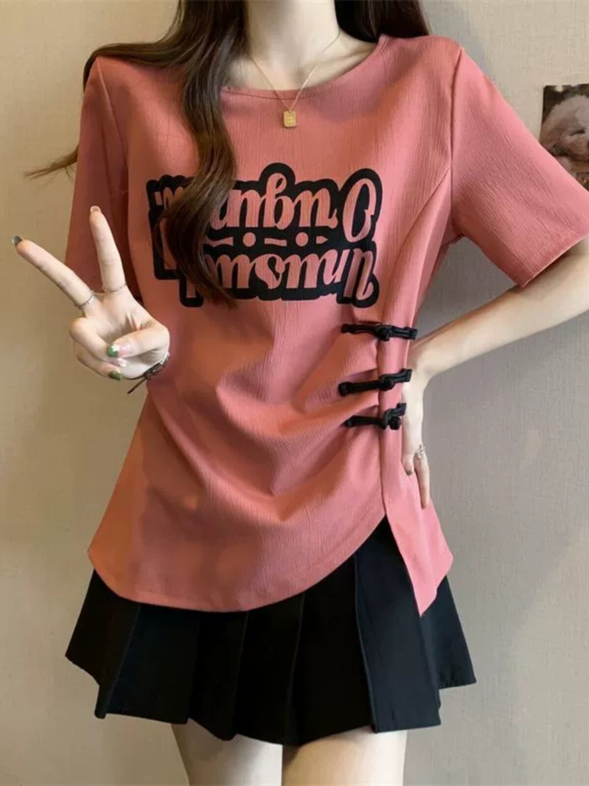 플러스 사이즈 여성용 배꼽 덮는 버튼 디자인 프린트 반팔 티셔츠 여성용 뚱뚱한 소녀 허리 슬리밍 불규칙한 시크 탑