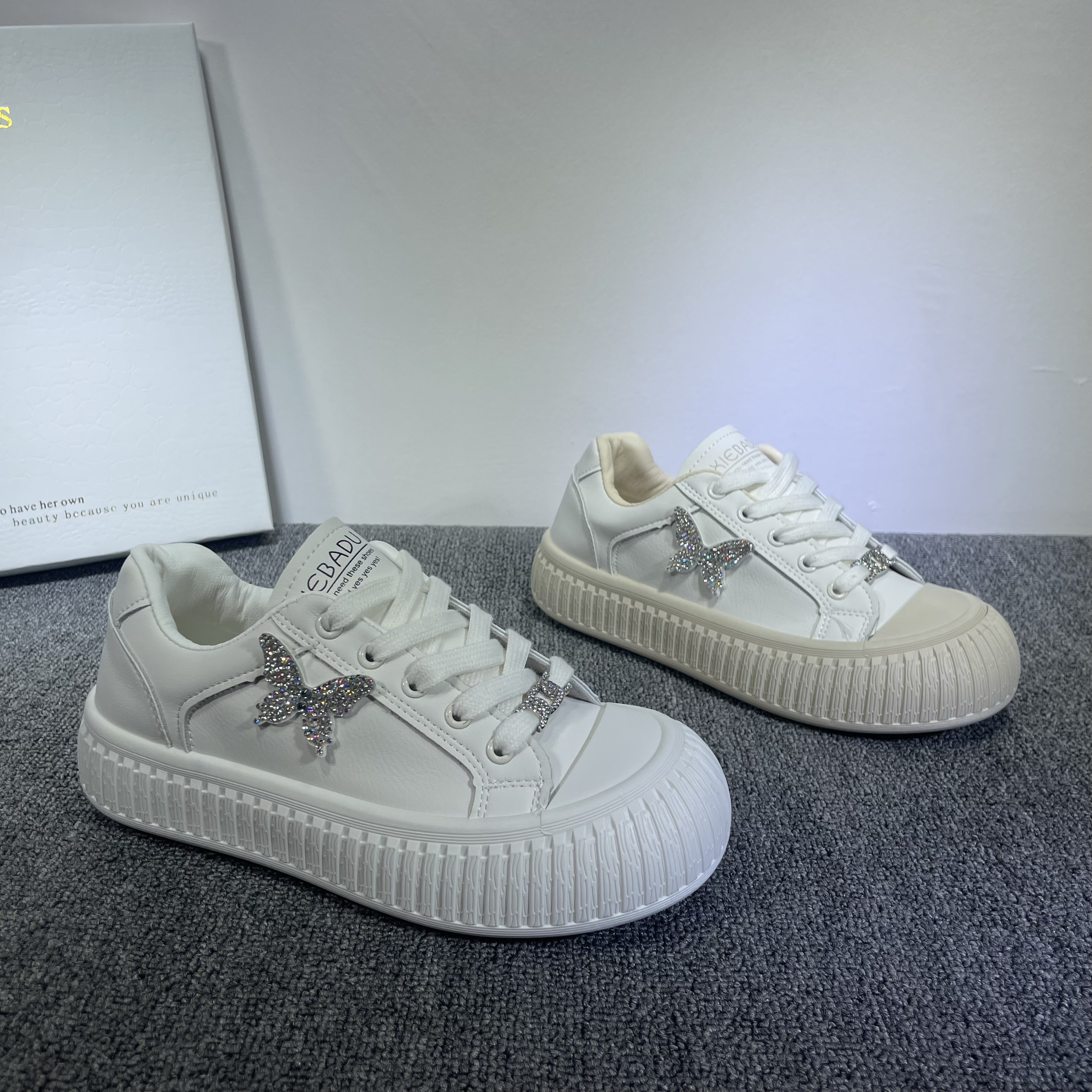 时尚圆头小白鞋女2025新款秋季爆款松糕厚底饼干运动休闲板鞋