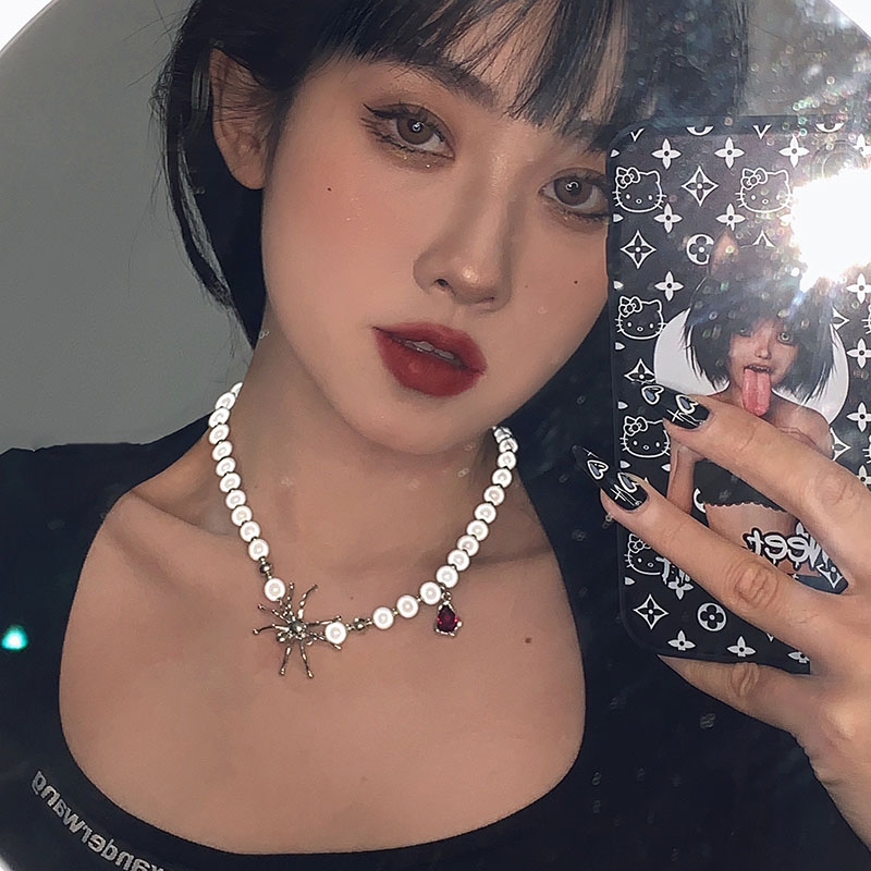 复古夜店蜘蛛红宝石颈链反光珍珠