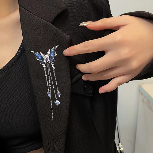 锆石水晶兰蝴蝶流苏胸针