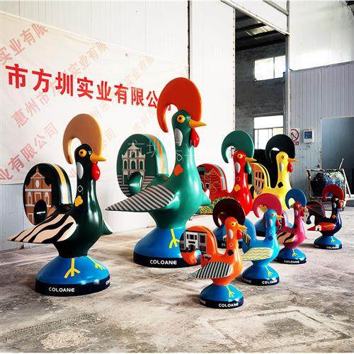 大型商场门店卡通吉祥物玻璃钢彩绘美陈小品巴塞罗斯公鸡仿真雕塑