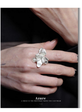 新中式白鸢尾花戒指开口宽戒可调节清冷风气质烧白工艺鸢尾花戒指