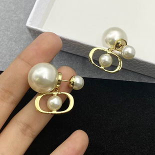 奥米迪奥C字母双珍珠耳钉糖果蓝粉色耳环轻奢气质新款高级感耳饰