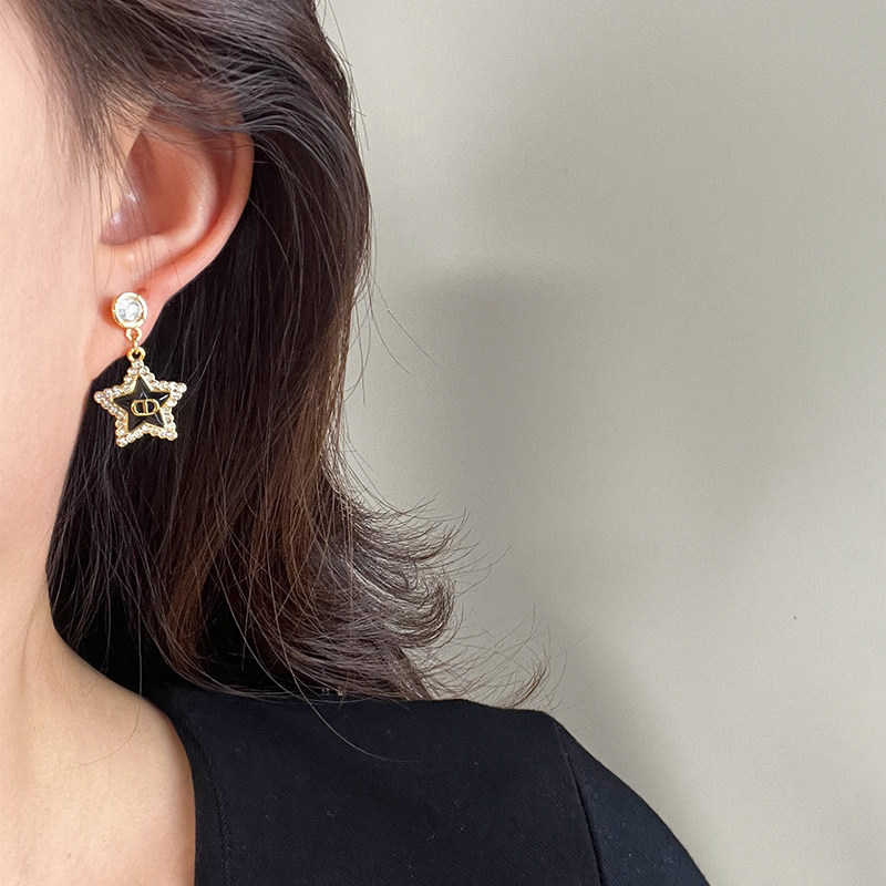奥米迪奥新款单钻五角星字母吊坠耳环女CD轻奢百搭高级感耳钉耳饰,饰品/流行首饰/时尚饰品新,耳钉,淘宝优惠券,粉丝福利购,淘宝优惠卷