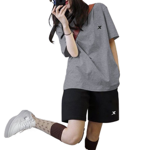 特步女装夏季薄款短袖短裤两件套宽松大码透气休闲服运动套装女款