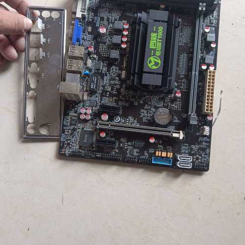 议价J1900，正常，拆机的功能正常。带一条4g内存。带挡板成色