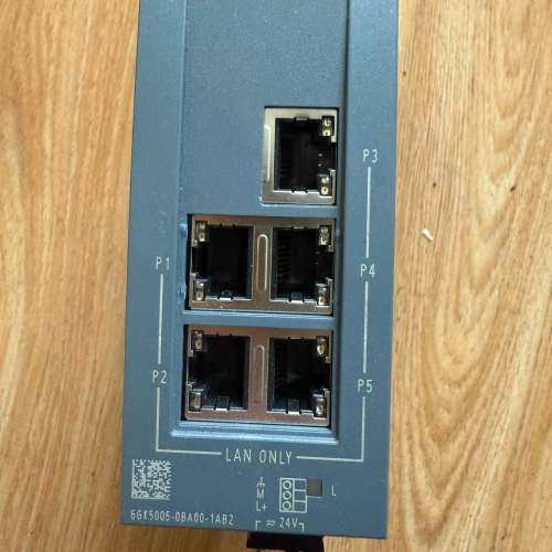 议价交换机，型号6GK5005-0BA00-1AB2，实物