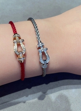 高版本轻奢小红绳马蹄扣钢丝手链