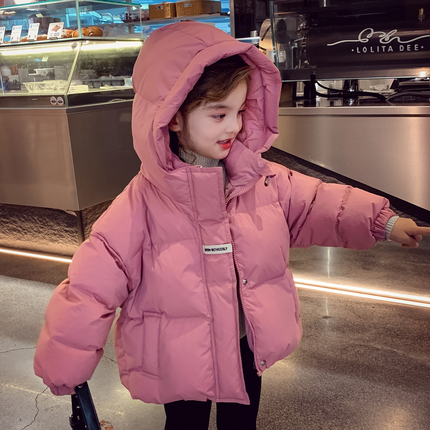 白鸭绒女孩外套加厚短款面包服