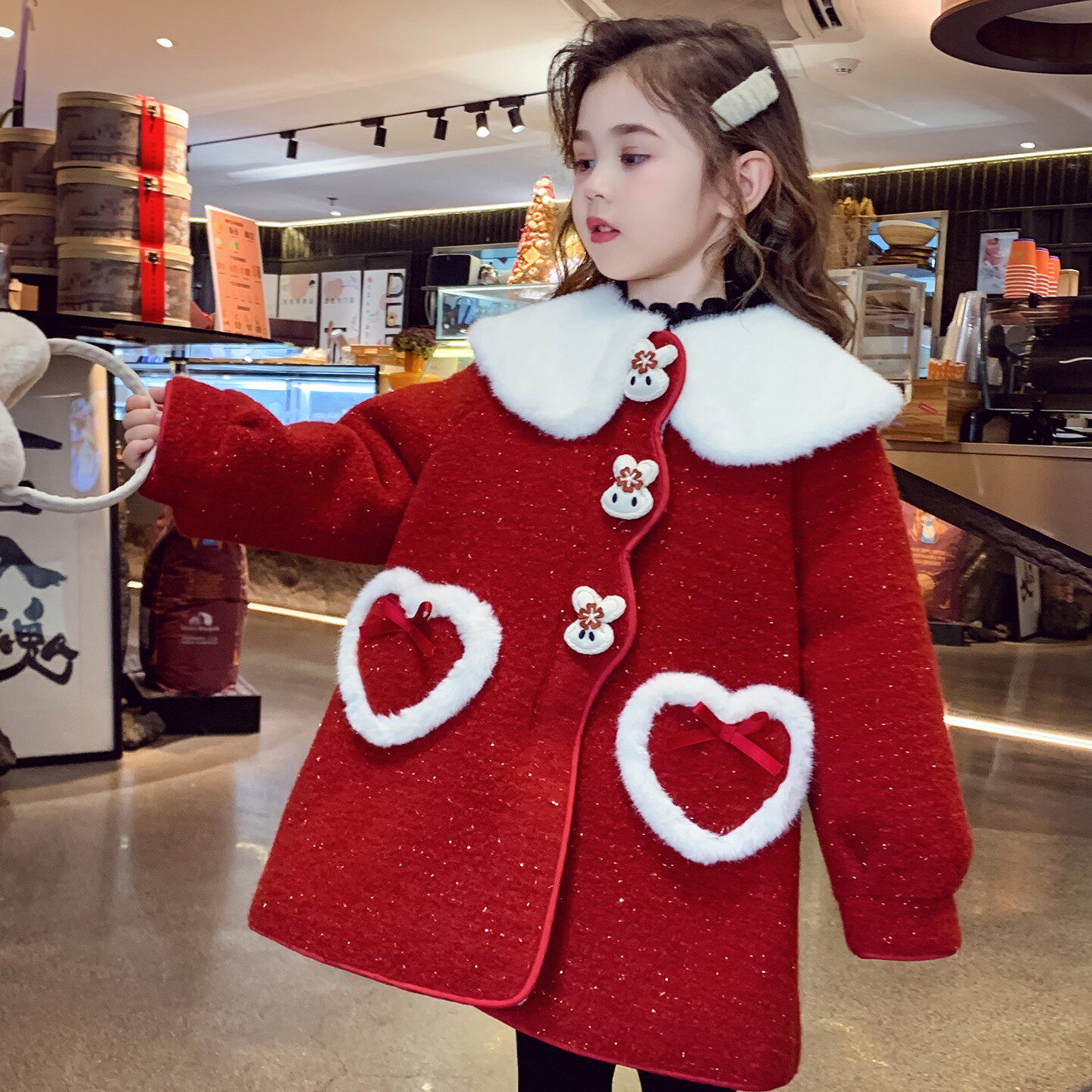 女童卡通娃娃领红色中长款外套