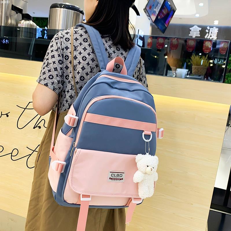 香港新款书包女小学生三到五六年级初中生双肩包学院风校园背包潮