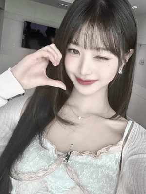 张元英同款拼接蕾丝吊带背心女