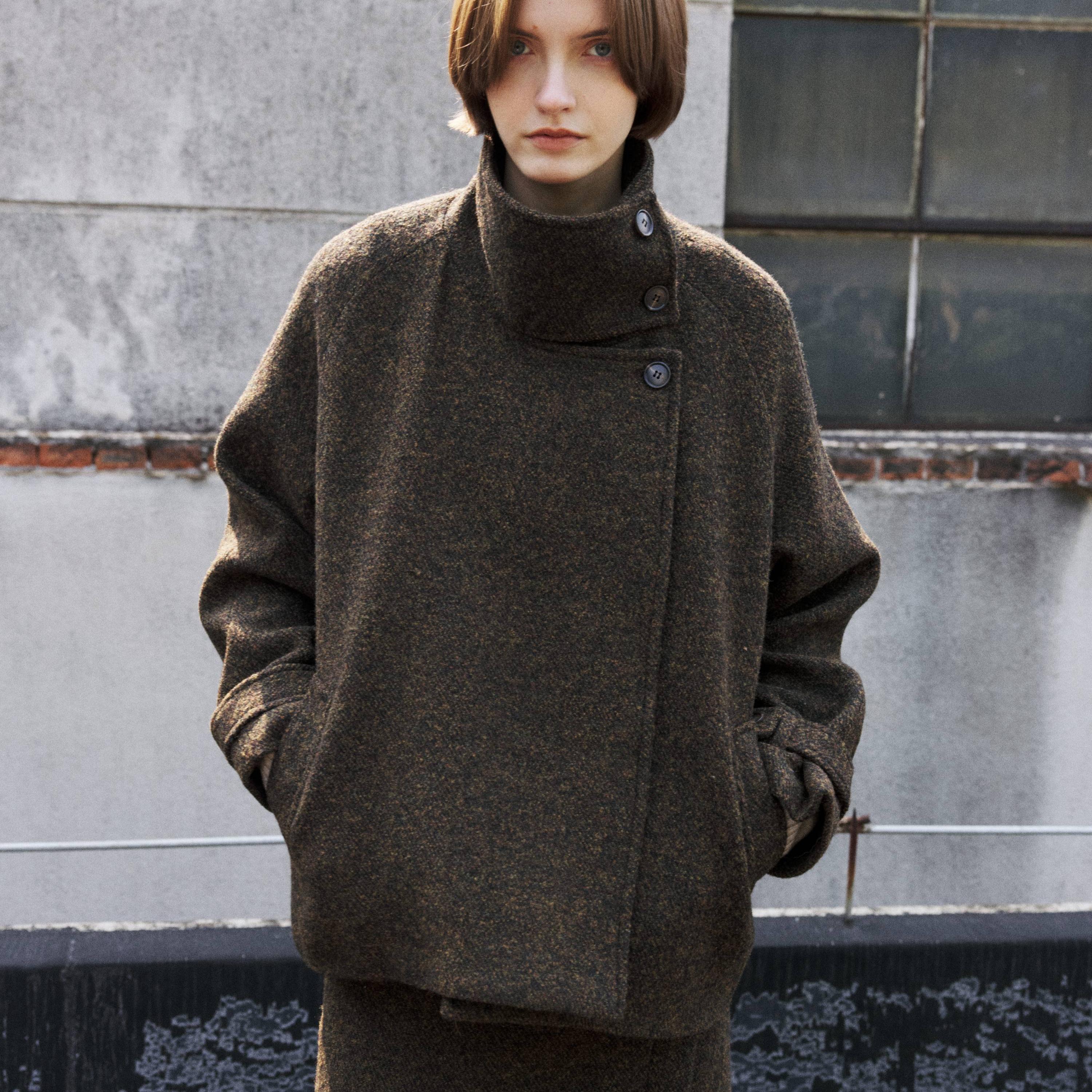 Fist to Fist 桑蚕丝羊毛混纺立领/翻领侧门襟宽松毛呢外套FW0012