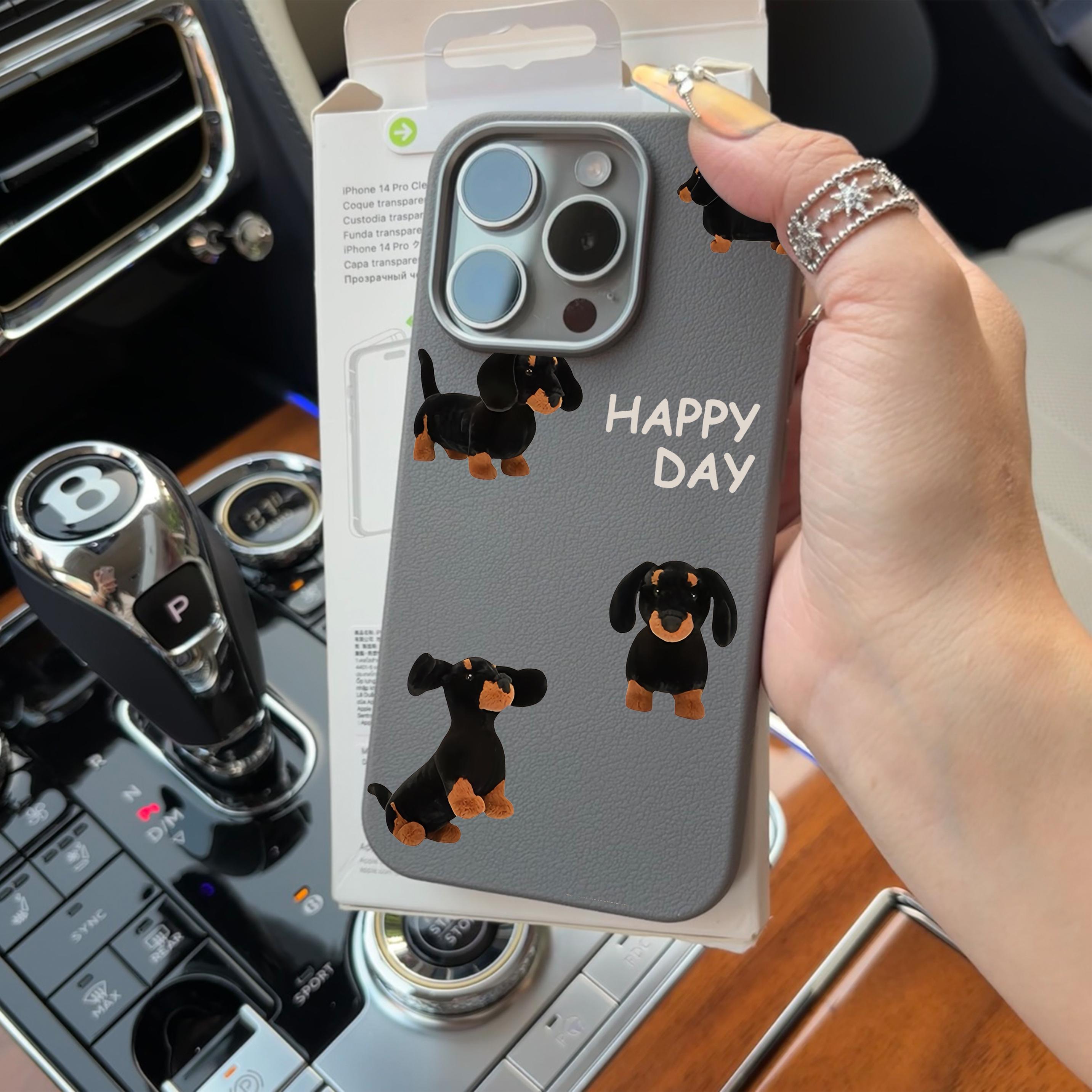 黑皮腊肠狗适用苹果16手机壳新款高级感iPhone16pro max皮纹金属镜头15plus女款14超火网红13小众12por保护套