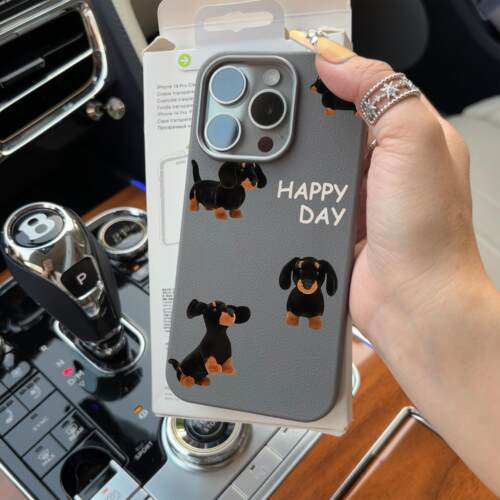 黑皮腊肠狗适用苹果16手机壳新款高级感iPhone16pro max皮纹金属镜头15plus女款14超火网红13小众12por保护套