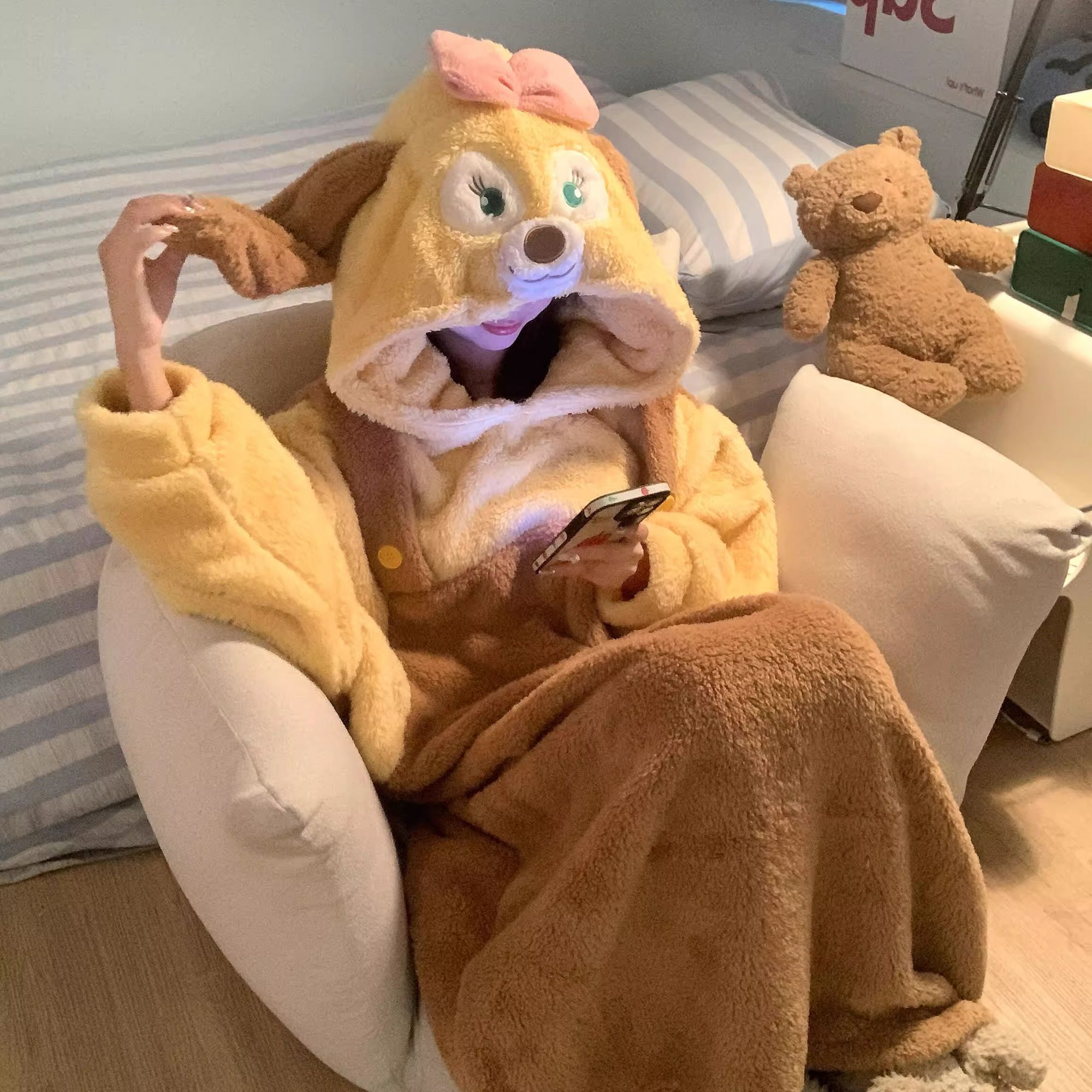 卡通可爱珊瑚绒奶黄狗连帽睡衣女冬季加厚保暖可外穿大码睡裙睡袍