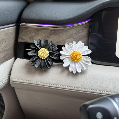 GD权志龙小雏菊空调出风口装饰车载摆件香薰香水扩香石装饰新车