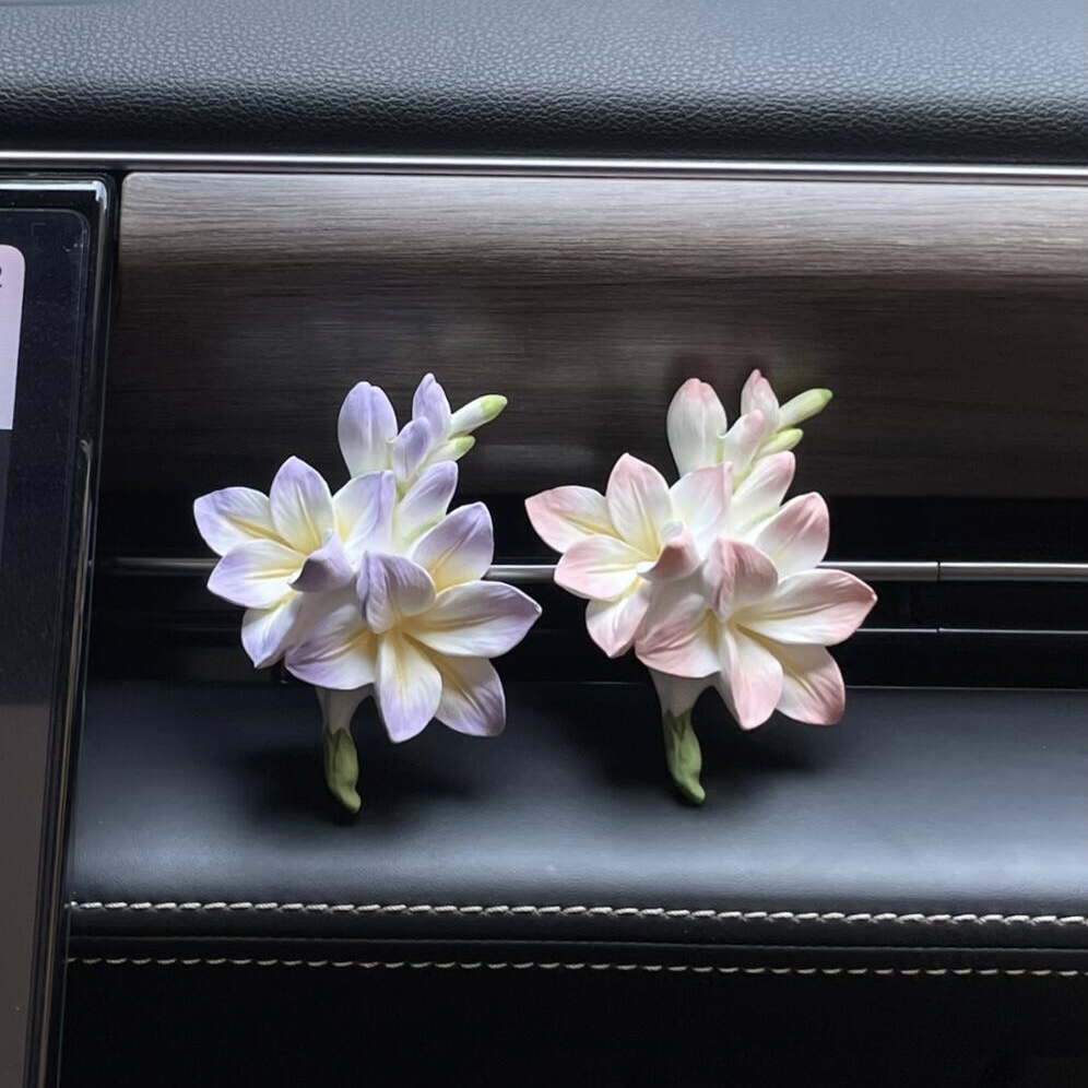 小苍兰中控台车载香薰摆件汽车车载香薰出风口装饰扩香石车载内饰
