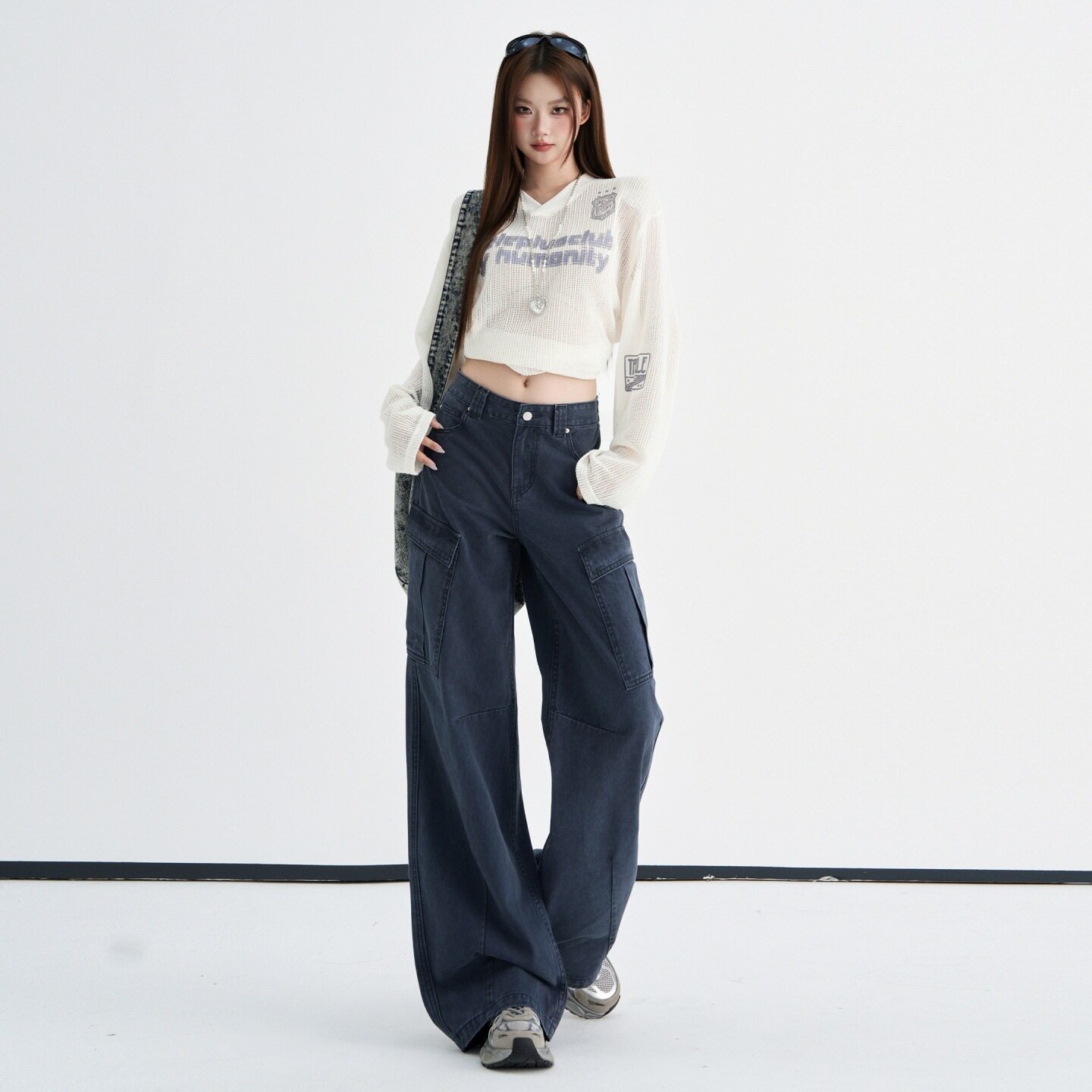 蓝灰色复古直筒多口袋牛仔裤女2026年早秋新款休闲宽松百搭工装裤