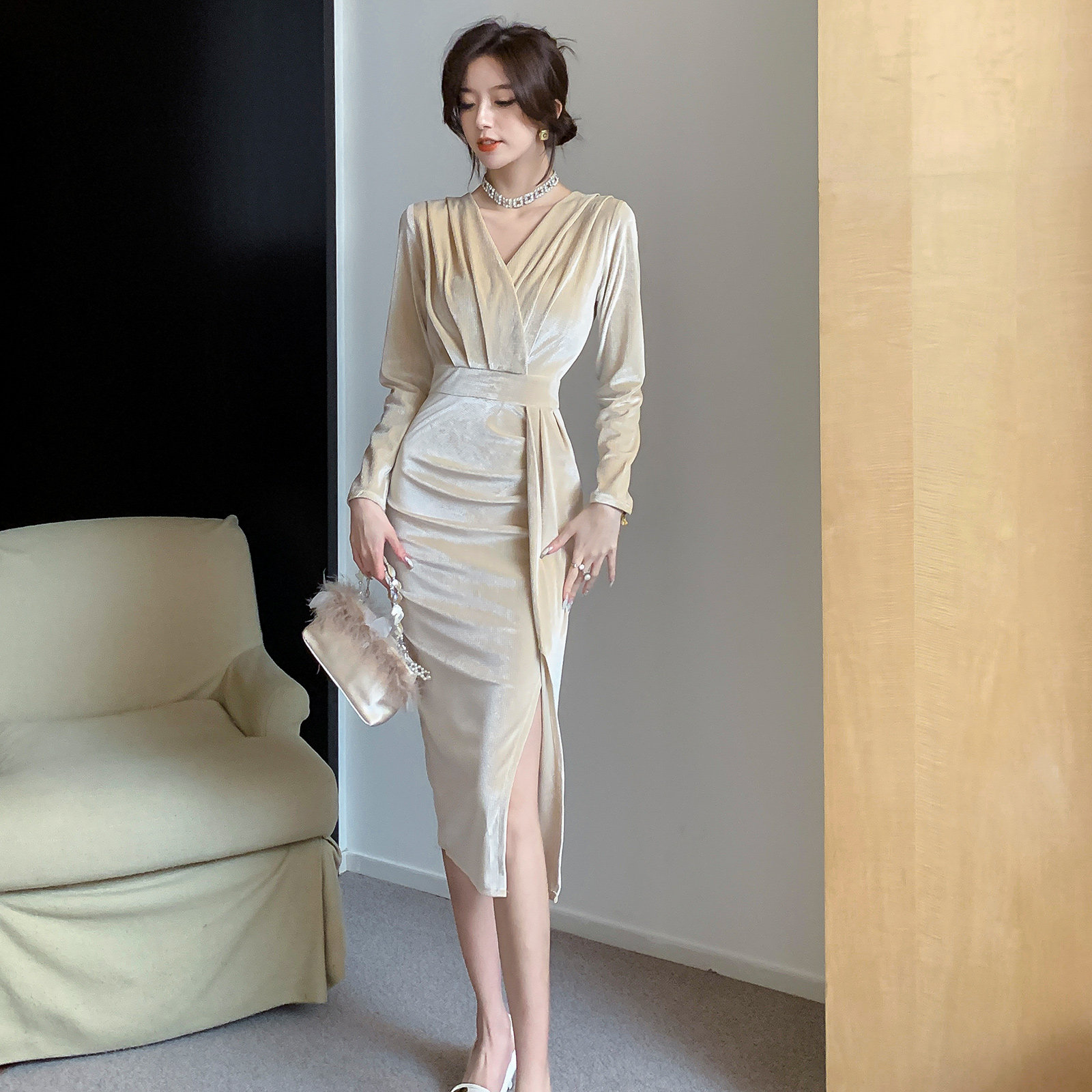 2023 AUTUMN AND WINTER NEW CELEBRITY NOBLE SEXY V-NECK CHIC SLIT VELVET DRESS SKIRT TEMPERAMENT ELEGANT DRESS