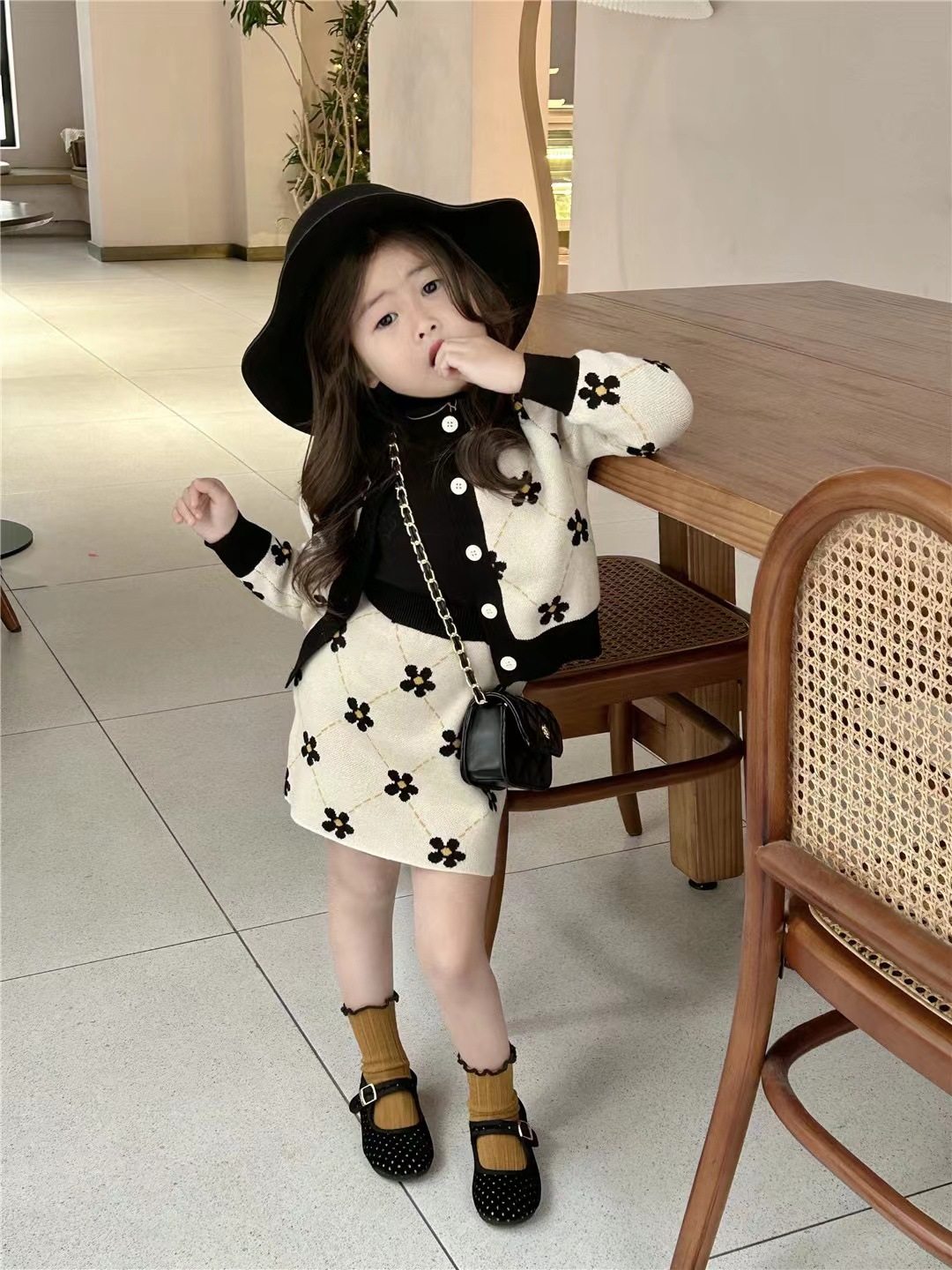 儿童套装毛线上衣裙子2025秋季女孩洋气韩版花朵开衫外套半身裙潮