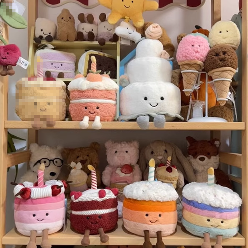 英国趣味水蜜桃生日蛋糕毛绒玩具可爱娃娃公仔安抚陪伴玩偶礼物女,玩具/童车/益智/积木/模型,毛绒/玩偶/公仔/布艺类玩具,淘宝优惠券,粉丝福利购,淘宝优惠卷