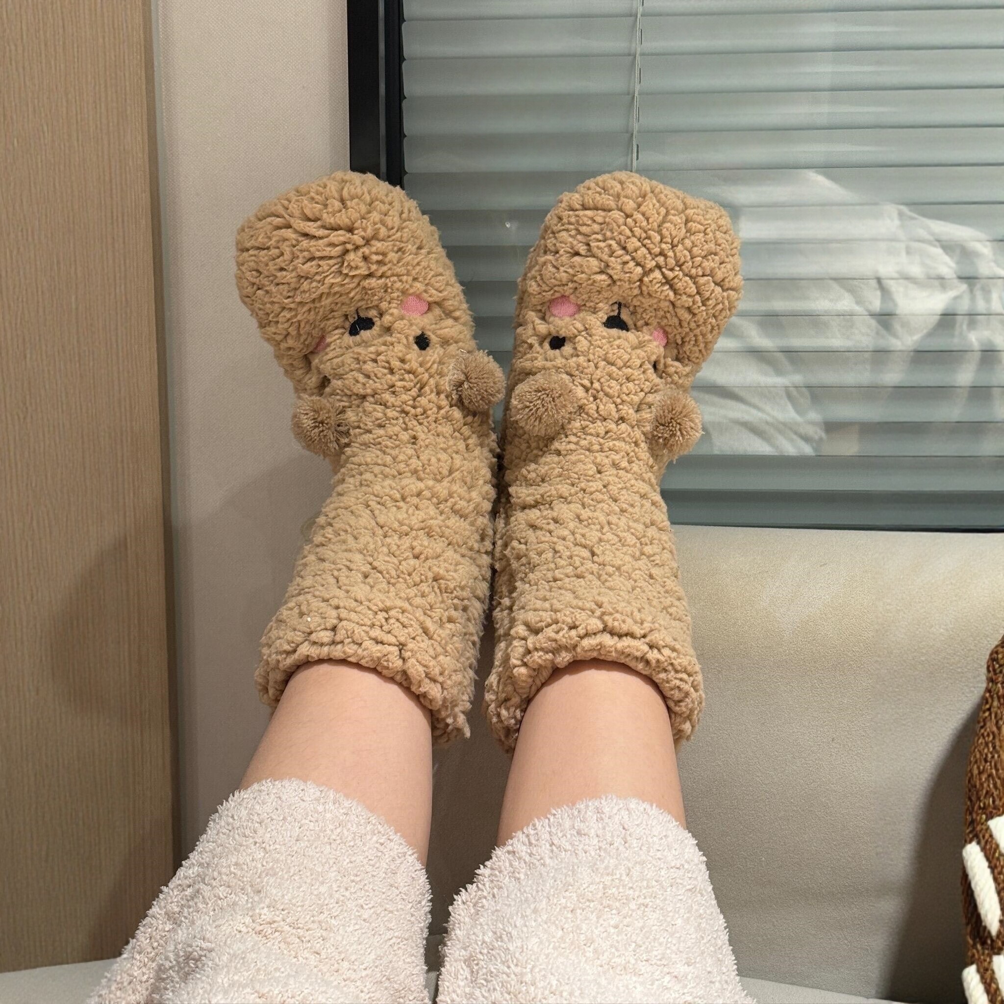 棕色可爱小熊熊袜子vov~