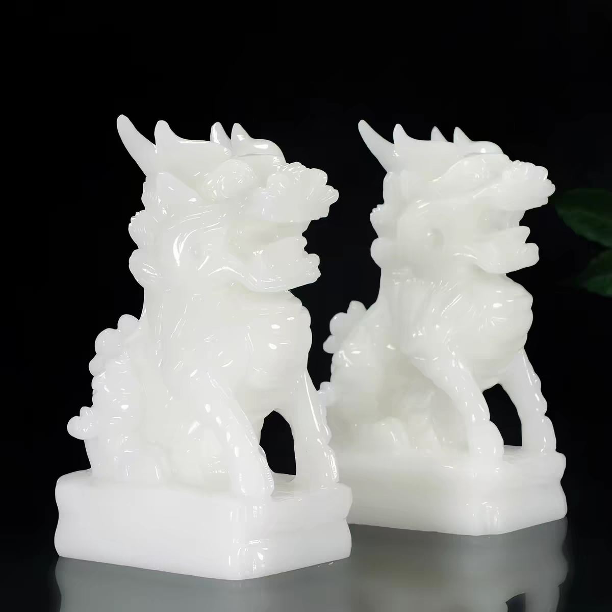 天然阿富汗白玉麒麟摆件纯手工玉石麒麟一对客厅玄关家居装饰品