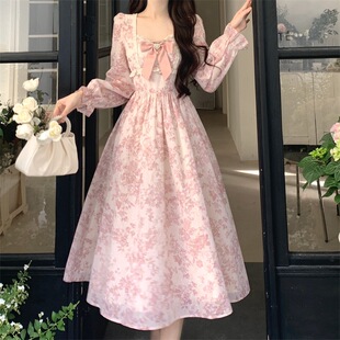 法式甜美碎花长袖连衣裙女秋季气质长裙收腰温柔风仙女裙子女装潮
