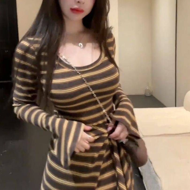 纯欲辣妹气质复古条纹连衣裙