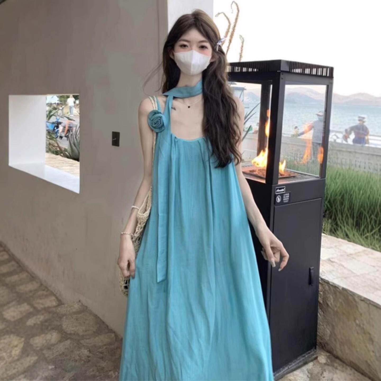 度假风蓝色吊带连衣裙女夏季新款