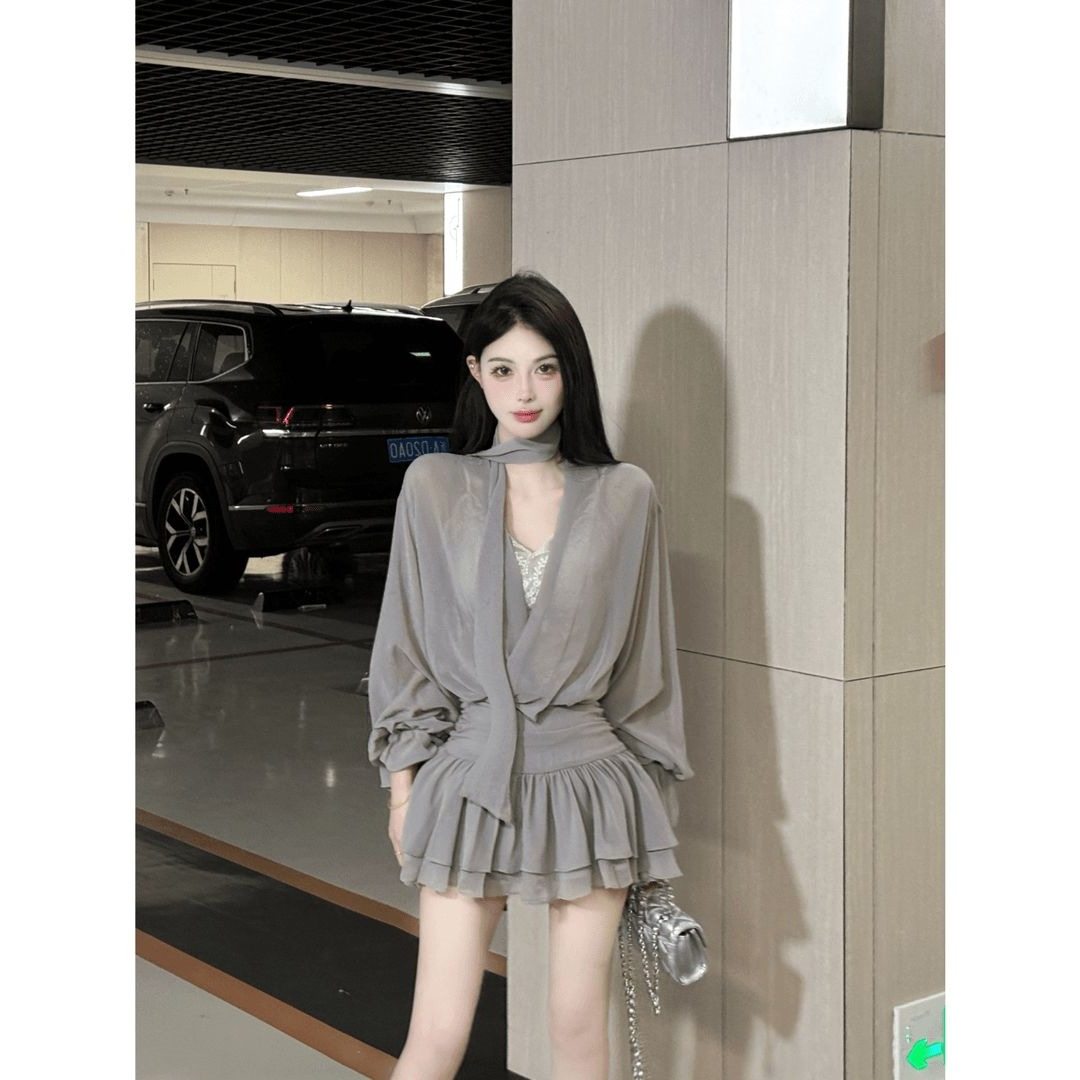 法式性感设计感收腰微透飘带长袖连衣裙女秋季新款性感a字裙