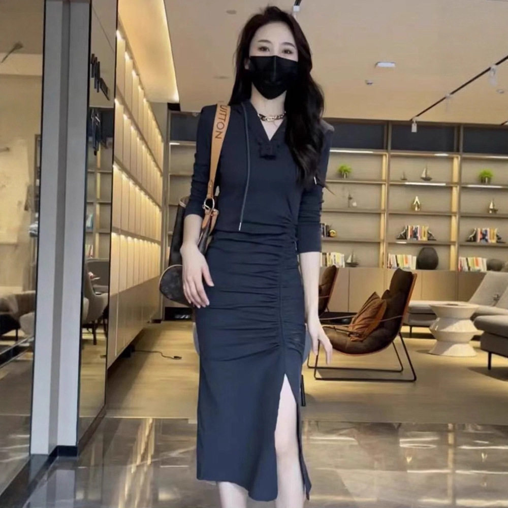 连帽连衣裙女春装中长款气质开叉收腰显瘦纯欲褶皱包臀长裙子