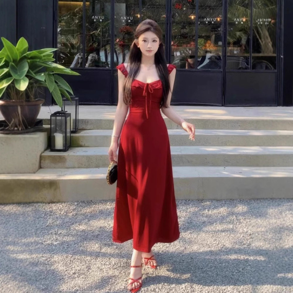 酒红色系带荷叶边吊带连衣裙女夏季纯欲风性感中长款收腰a字裙子