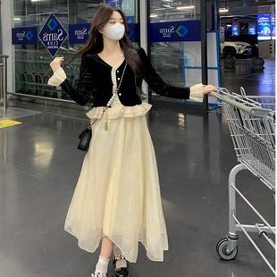 气质短款丝绒衬衫套装女飘逸秋冬季新款仙女系显瘦半身裙子两件套