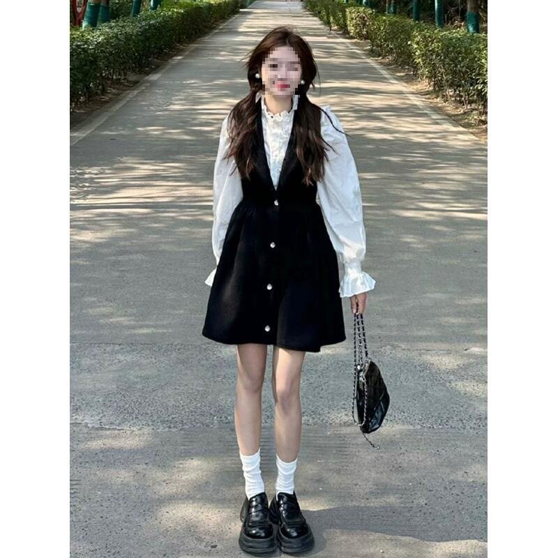 春装搭配一整套时尚感盐系轻熟微胖显瘦减龄背带连衣裙子套装