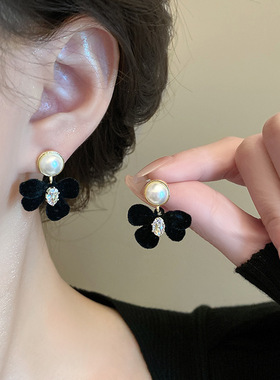 新年红色蝴蝶珍珠耳钉女耳环小众设计简约气质喜庆2025新款耳饰品