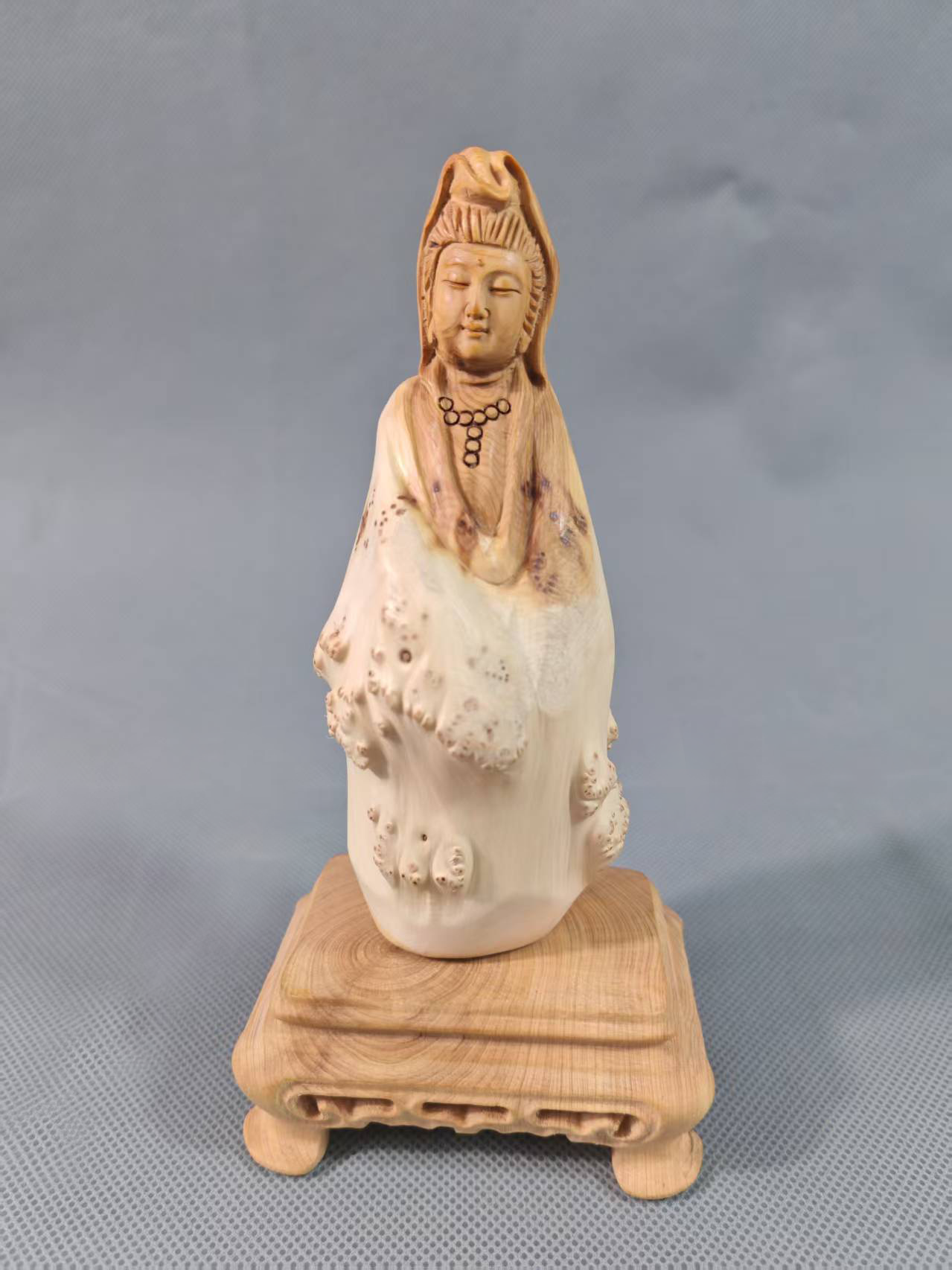 摆件 手把件 太行崖柏 观音 原皮留疤 含底座 文玩 装饰 礼品 175