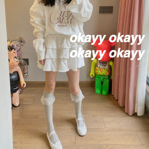 蕾丝花边少女中筒袜堆堆