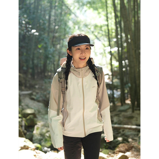 临典卡其拼色冲锋衣外套女2025春秋季新款户外出行旅游三合一夹克