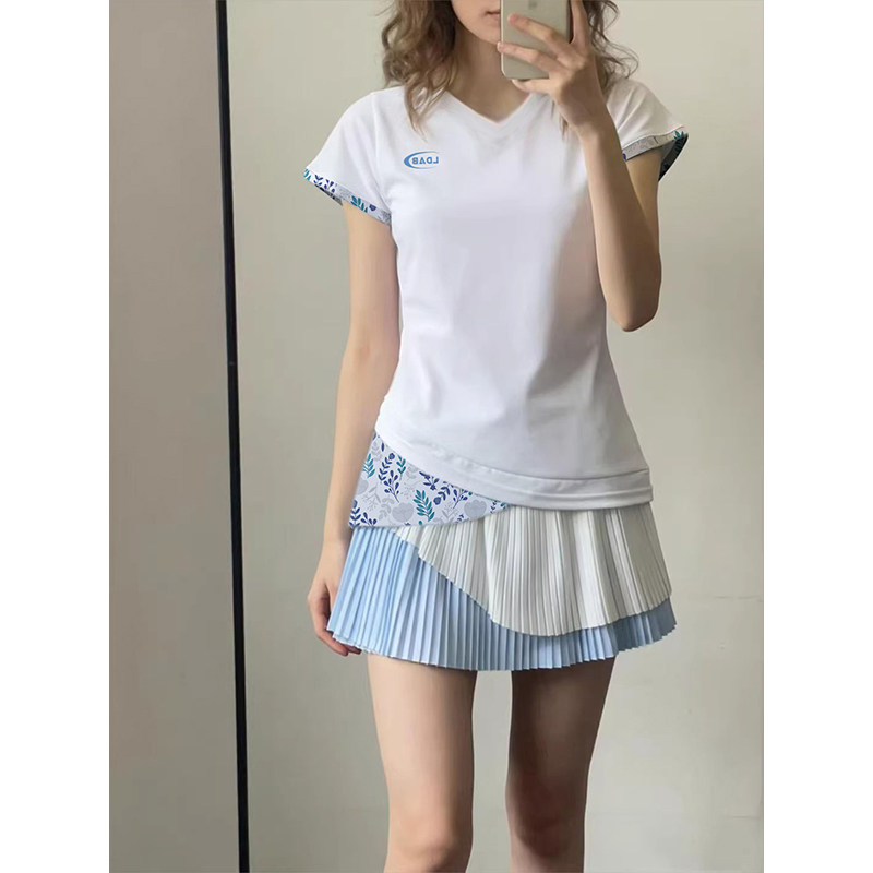 临典白色羽毛球服运动套装女2026春季新款速干透气大赛短袖上衣裙