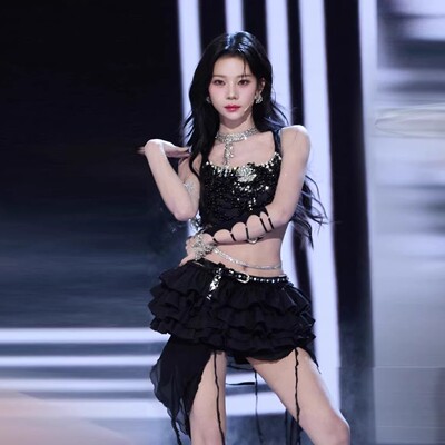 张紫宁同款黑色水钻重工演出服