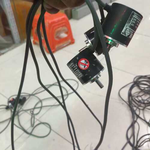 可维修E6B2-CWZ1X有3个，包好包邮一个100元。议价