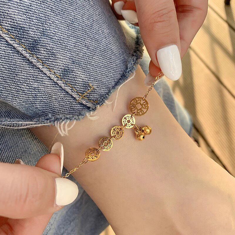 钛钢脚链不掉色女铃铛钱币足链设计感气质高级感闺蜜脚饰古风百搭